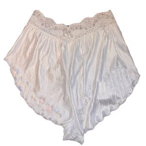 Olga panties sleep Shorts White Satin Lace Trim Vintage 90s Retro Lingerie M